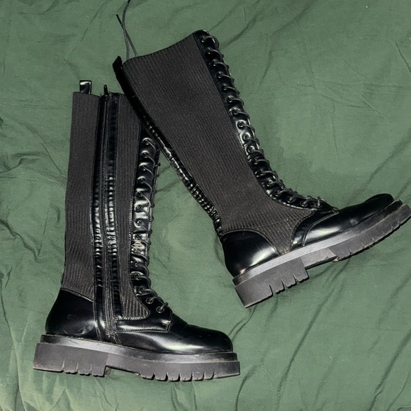 Lace up boots - Picture 1 of 2